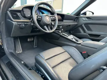PORSCHE 992 GTS Cabriolet Bose MwSt. 1.Hand