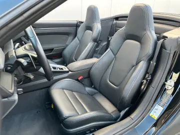 PORSCHE 992 GTS Cabriolet Bose MwSt. 1.Hand