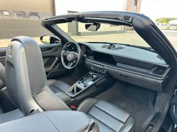 PORSCHE 992 GTS Cabriolet Bose MwSt. 1.Hand
