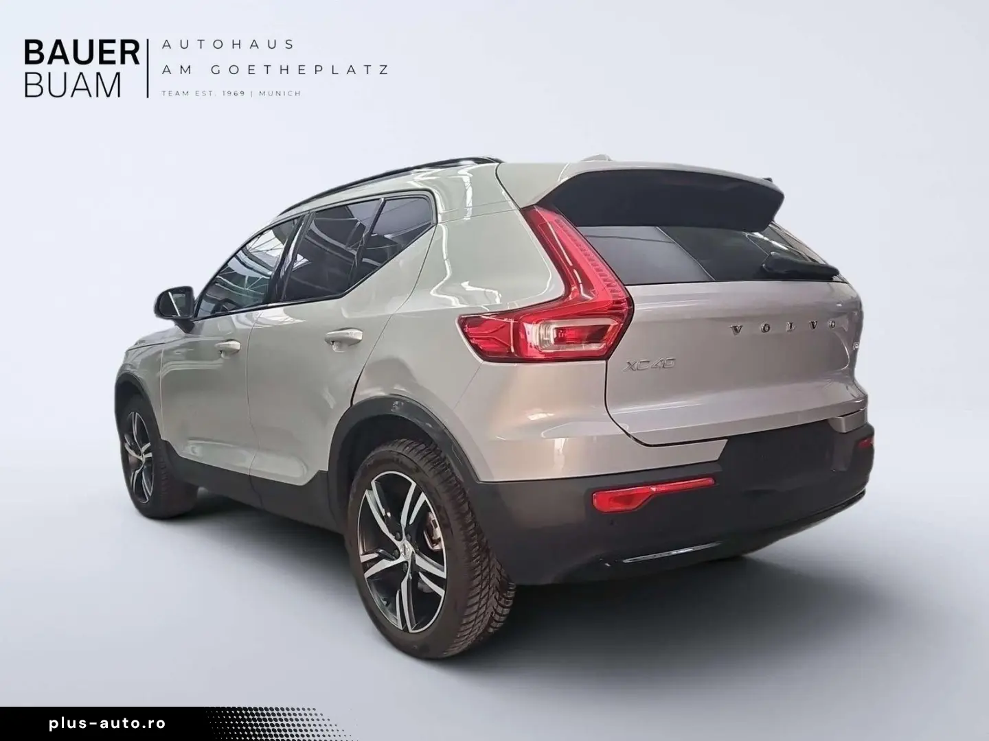 VOLVO XC40 Ultra Dark 2WD