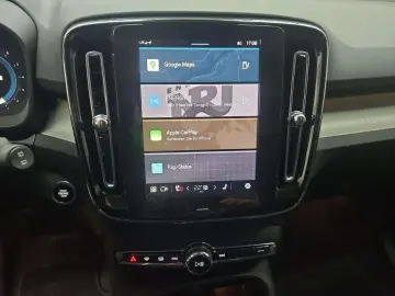 VOLVO XC40 Ultra Dark 2WD