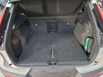 VOLVO XC40 Ultra Dark 2WD
