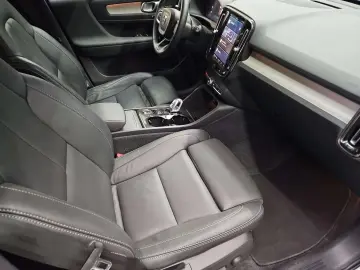 VOLVO XC40 Ultra Dark 2WD