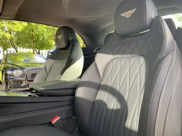 BENTLEY New Continental GTC V8 Azure