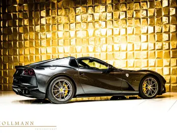 FERRARI 812 GTS    LIFT   SURR   CARBON