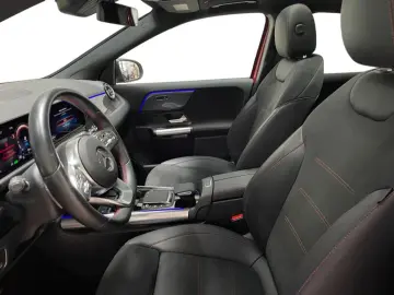 MERCEDES-BENZ GLA 250 e AMG AMG MBUX Night Fahrassis…