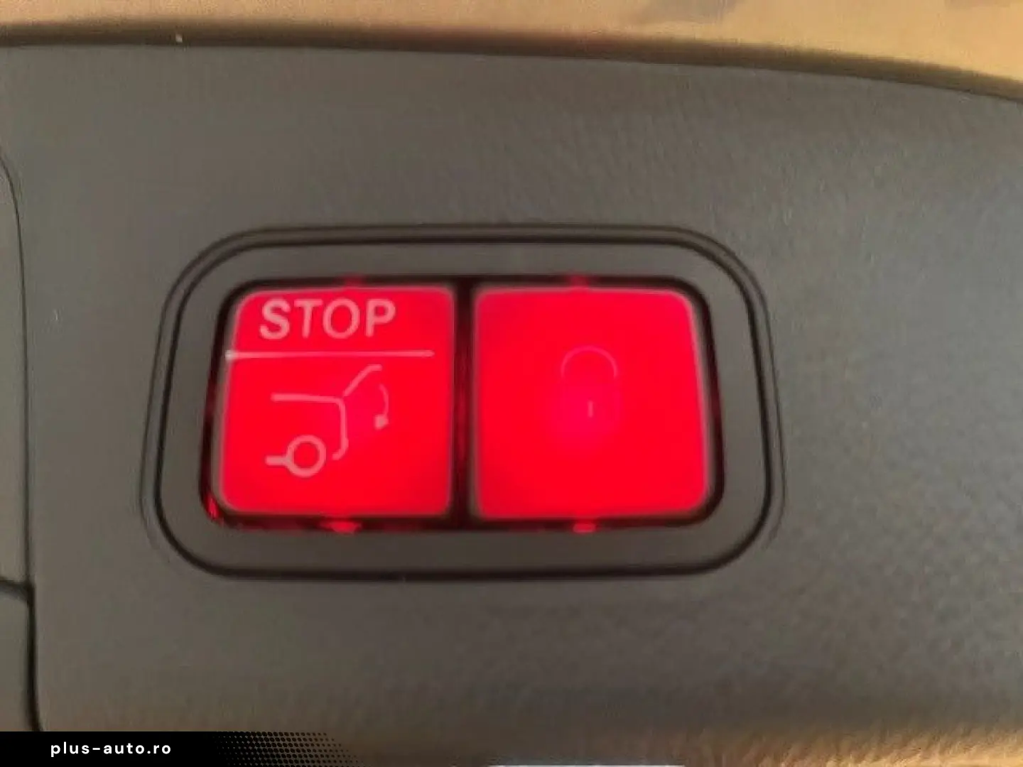 MERCEDES-BENZ GLA 250e AMG-Line Panorama KeylessGo