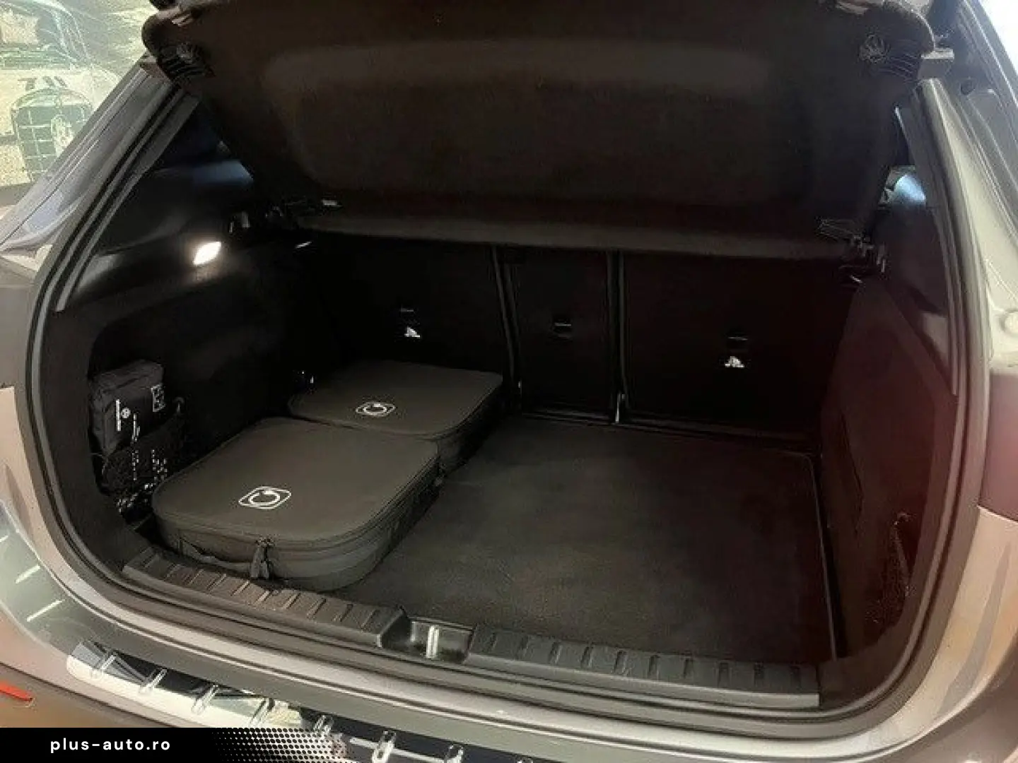 MERCEDES-BENZ GLA 250e AMG-Line Panorama KeylessGo