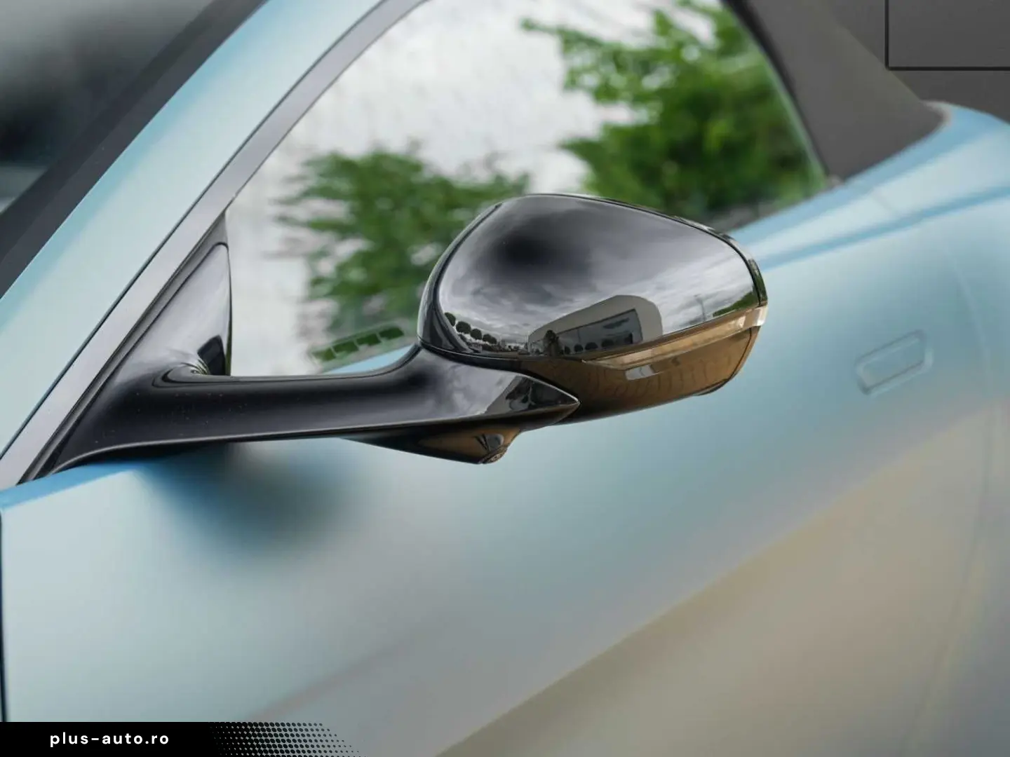 ASTON MARTIN V8 Vantage Roadster   NP. 283.000€