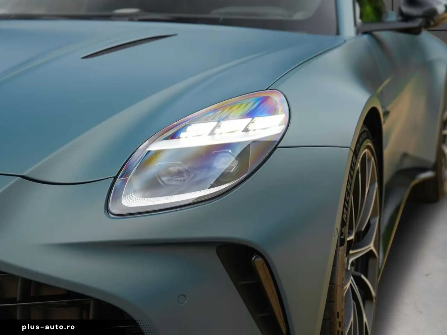 ASTON MARTIN V8 Vantage Roadster   NP. 283.000€