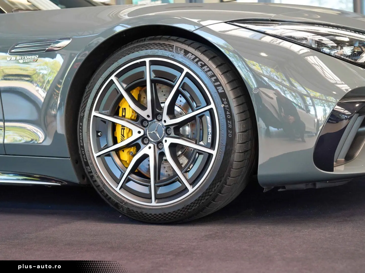 MERCEDES-BENZ SL 63 AMG 4M  silizium classicrot MANU&hellip;