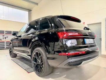 AUDI Q7 50 TDI quattro basis