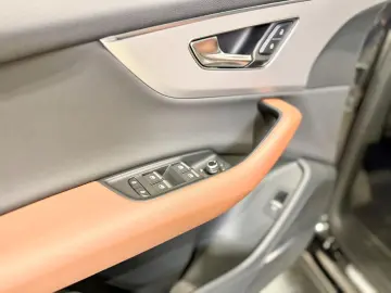 AUDI Q7 50 TDI quattro basis
