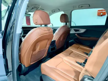 AUDI Q7 50 TDI quattro basis