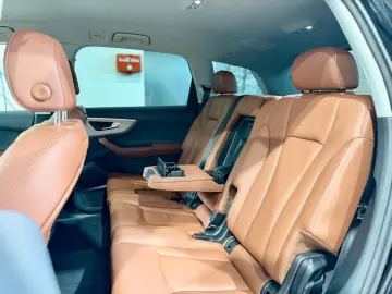AUDI Q7 50 TDI quattro basis