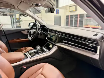 AUDI Q7 50 TDI quattro basis