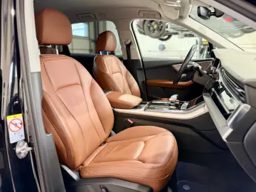 AUDI Q7 50 TDI quattro basis