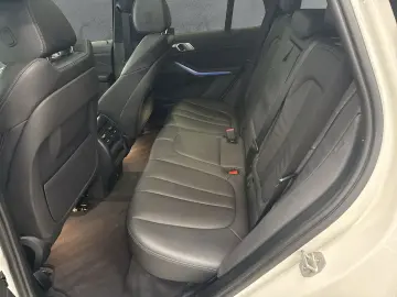 BMW X5 30 d M Sportpaket HUD AD AHK-klappbar El. Pan