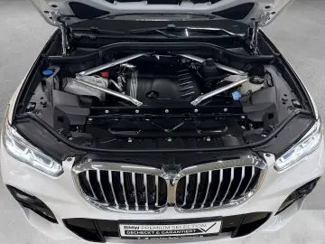 BMW X5 30 d M Sportpaket HUD AD AHK-klappbar El. Pan