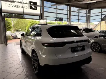 PORSCHE Cayenne 3.0 V6  Pano Approved 04.29 Vierradlenk.