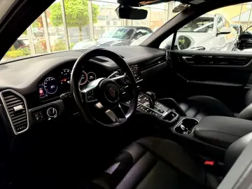 PORSCHE Cayenne 3.0 V6  Pano Approved 04.29 Vierradlenk.