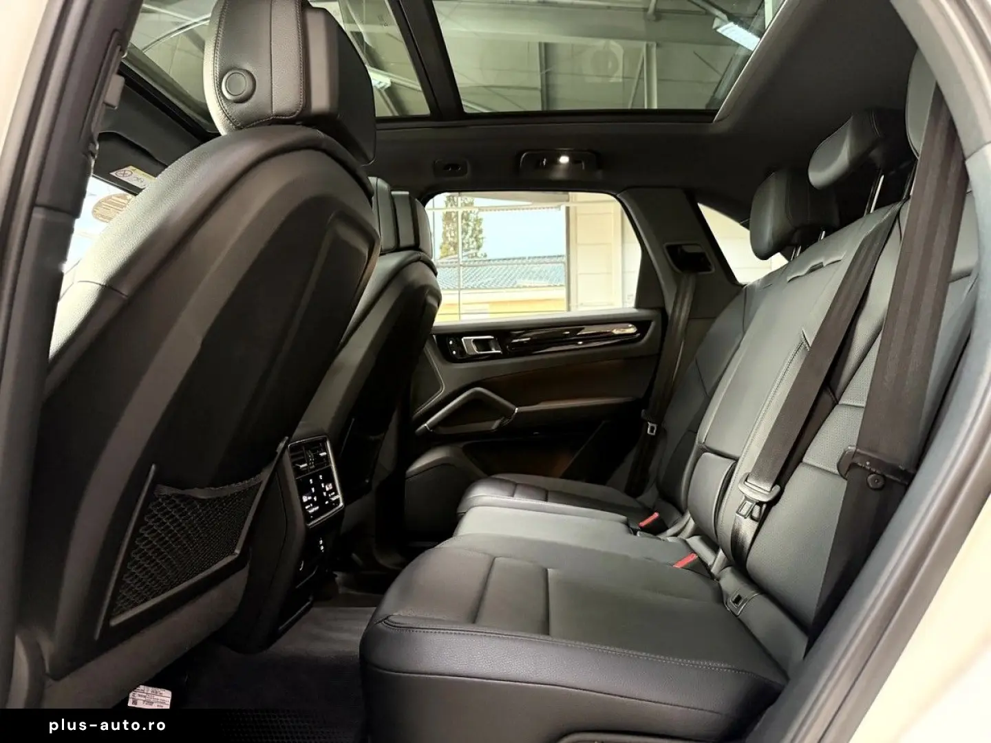 PORSCHE Cayenne 3.0 V6  Pano Approved 04.29 Vierradlenk.
