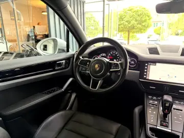PORSCHE Cayenne 3.0 V6  Pano Approved 04.29 Vierradlenk.