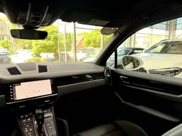 PORSCHE Cayenne 3.0 V6  Pano Approved 04.29 Vierradlenk.