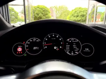 PORSCHE Cayenne 3.0 V6  Pano Approved 04.29 Vierradlenk.