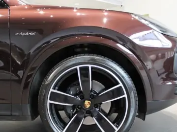 PORSCHE Cayenne Coupe E-Hybrid Platinum Edition Pano LED