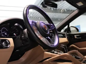 PORSCHE Cayenne Coupe E-Hybrid Platinum Edition Pano LED