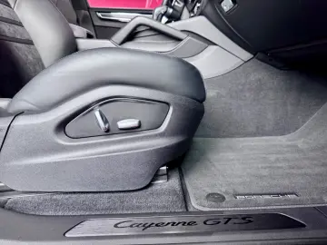 PORSCHE Cayenne GTS SportAbgas Pano ACC 360 Luft HeadUp