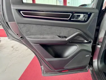 PORSCHE Cayenne GTS SportAbgas Pano ACC 360 Luft HeadUp