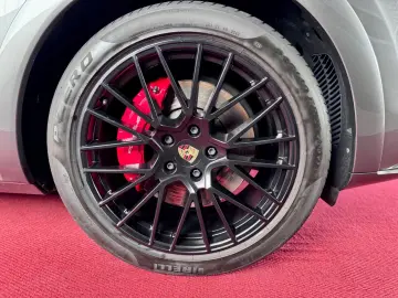 PORSCHE Cayenne GTS SportAbgas Pano ACC 360 Luft HeadUp