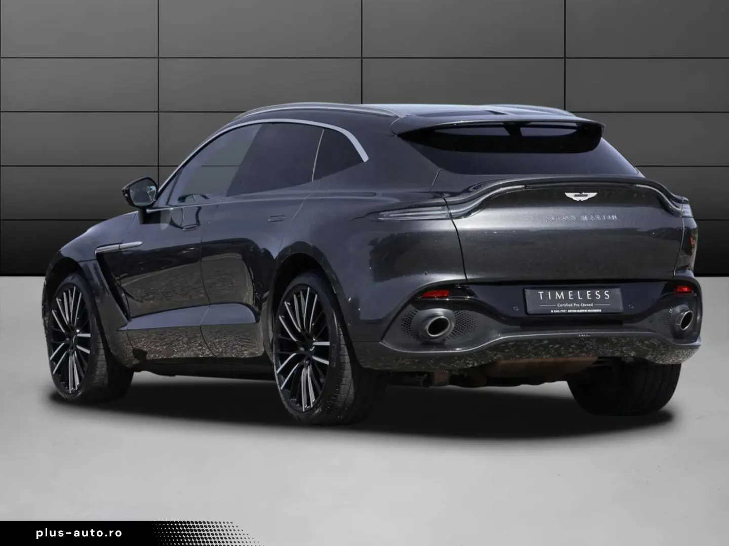 ASTON MARTIN DBX 550