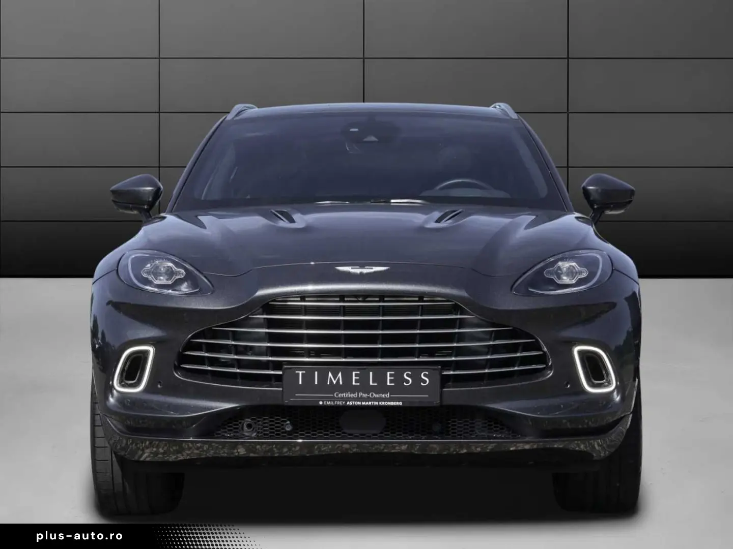 ASTON MARTIN DBX 550