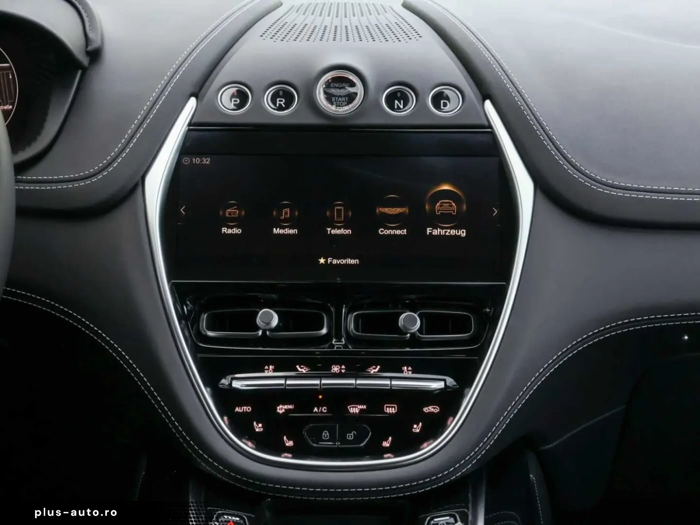 ASTON MARTIN DBX 550