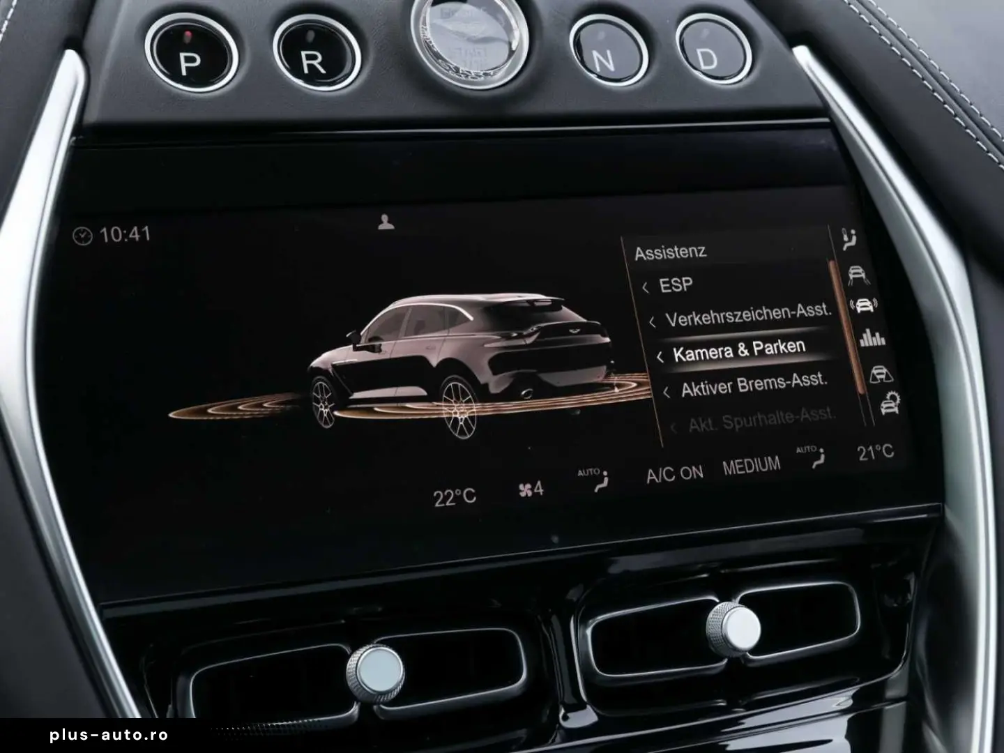 ASTON MARTIN DBX 550