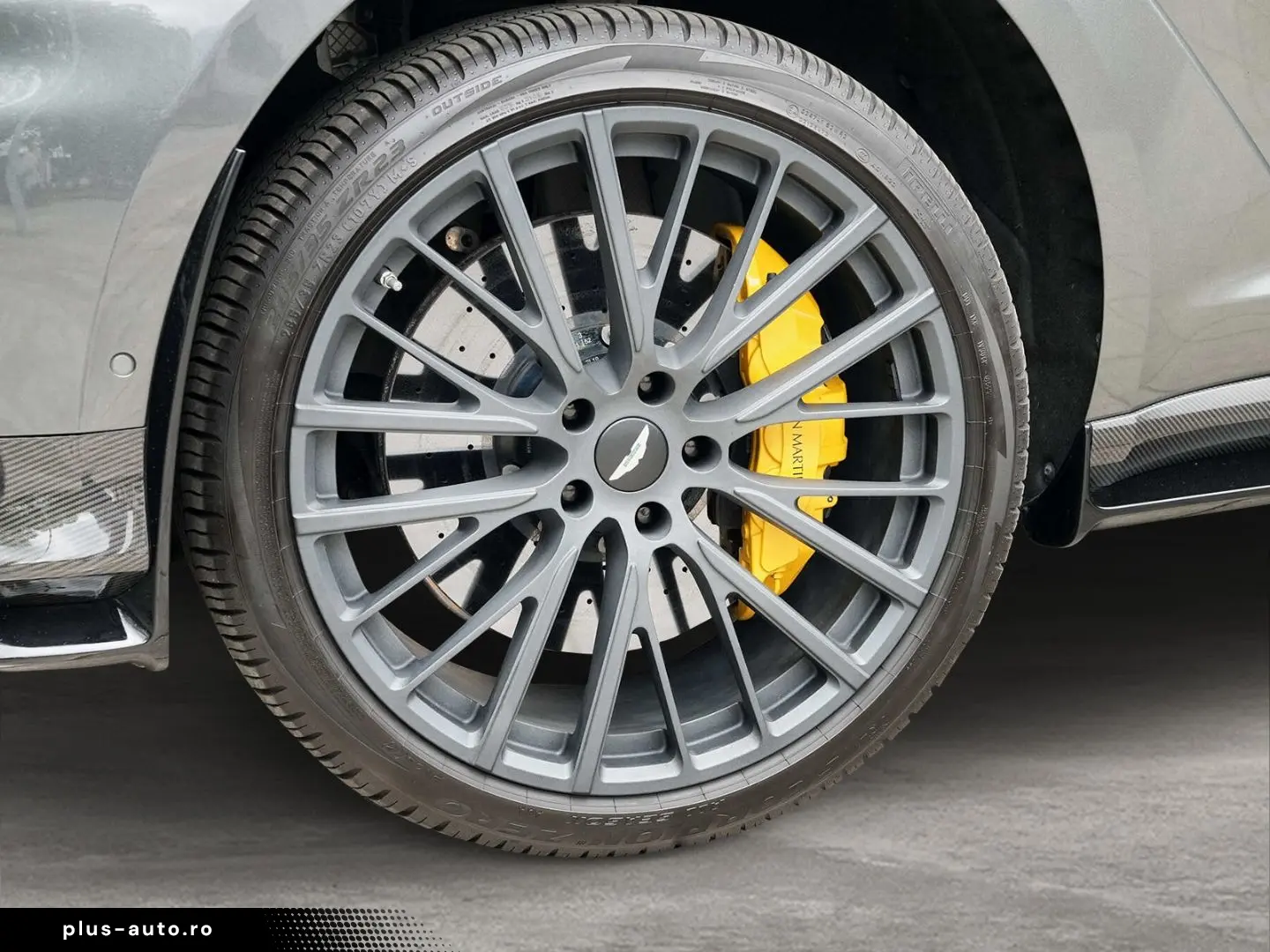 ASTON MARTIN DBX 707 Magneti Silver   Phantom Grey C&hellip;