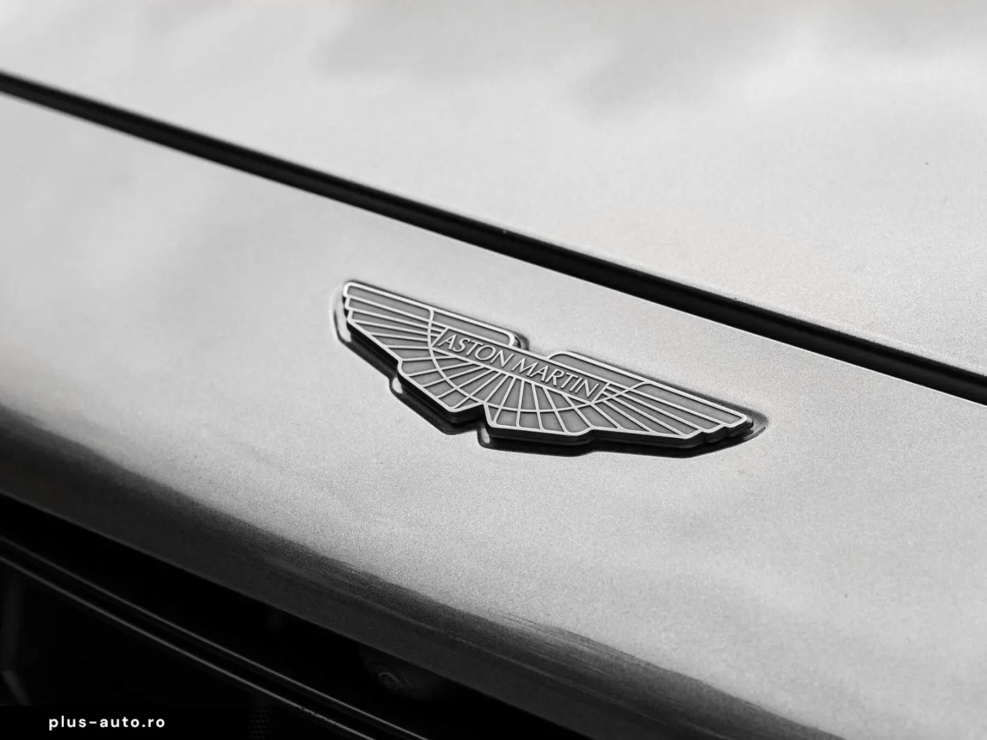 ASTON MARTIN DBX 707 Magneti Silver   Phantom Grey C&hellip;