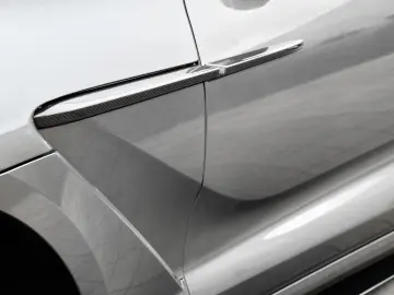 ASTON MARTIN DBX 707 Magneti Silver   Phantom Grey C…