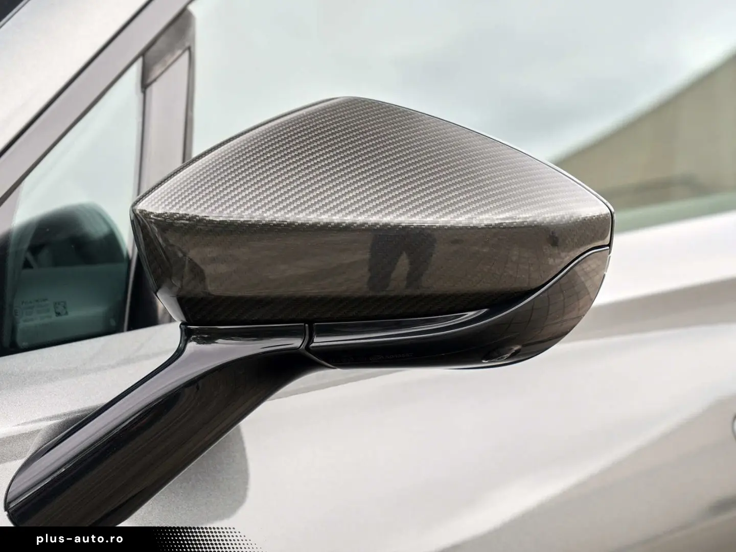ASTON MARTIN DBX 707 Magneti Silver   Phantom Grey C&hellip;
