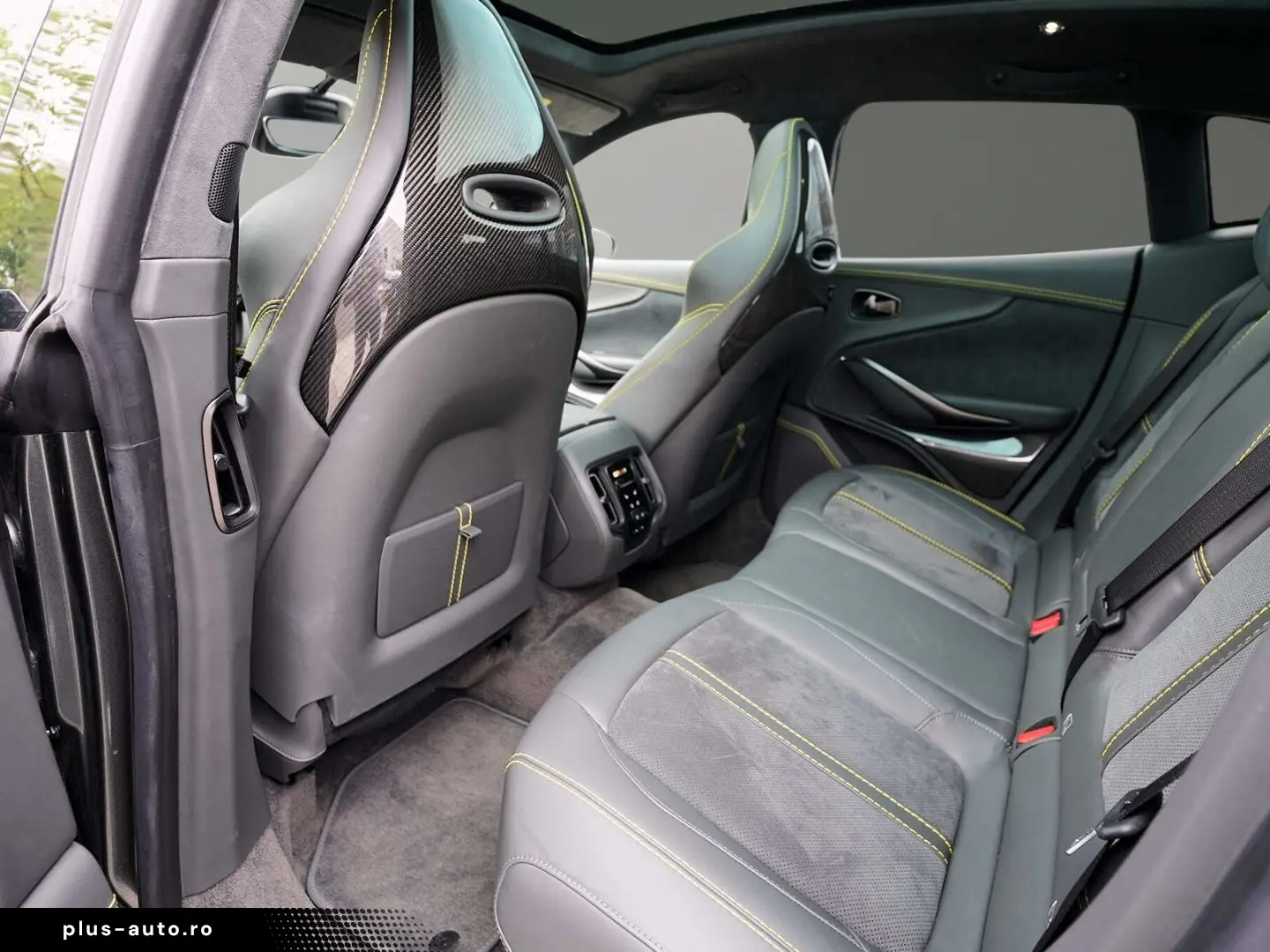 ASTON MARTIN DBX 707 Magneti Silver   Phantom Grey C&hellip;