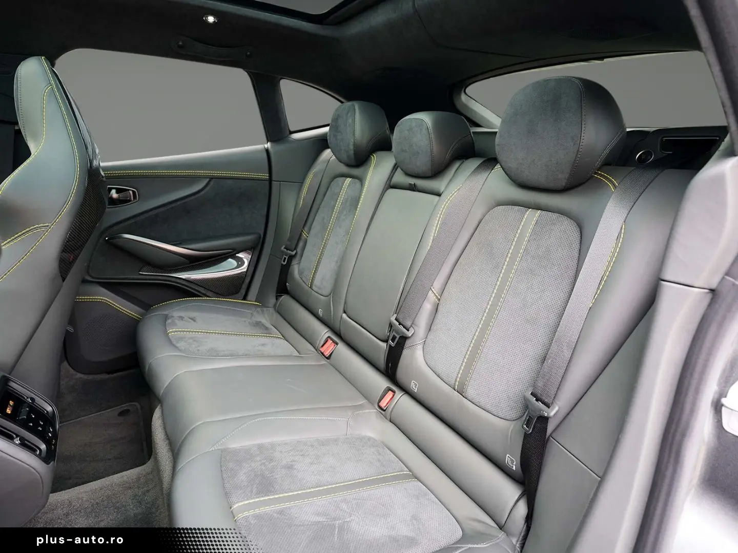 ASTON MARTIN DBX 707 Magneti Silver   Phantom Grey C&hellip;