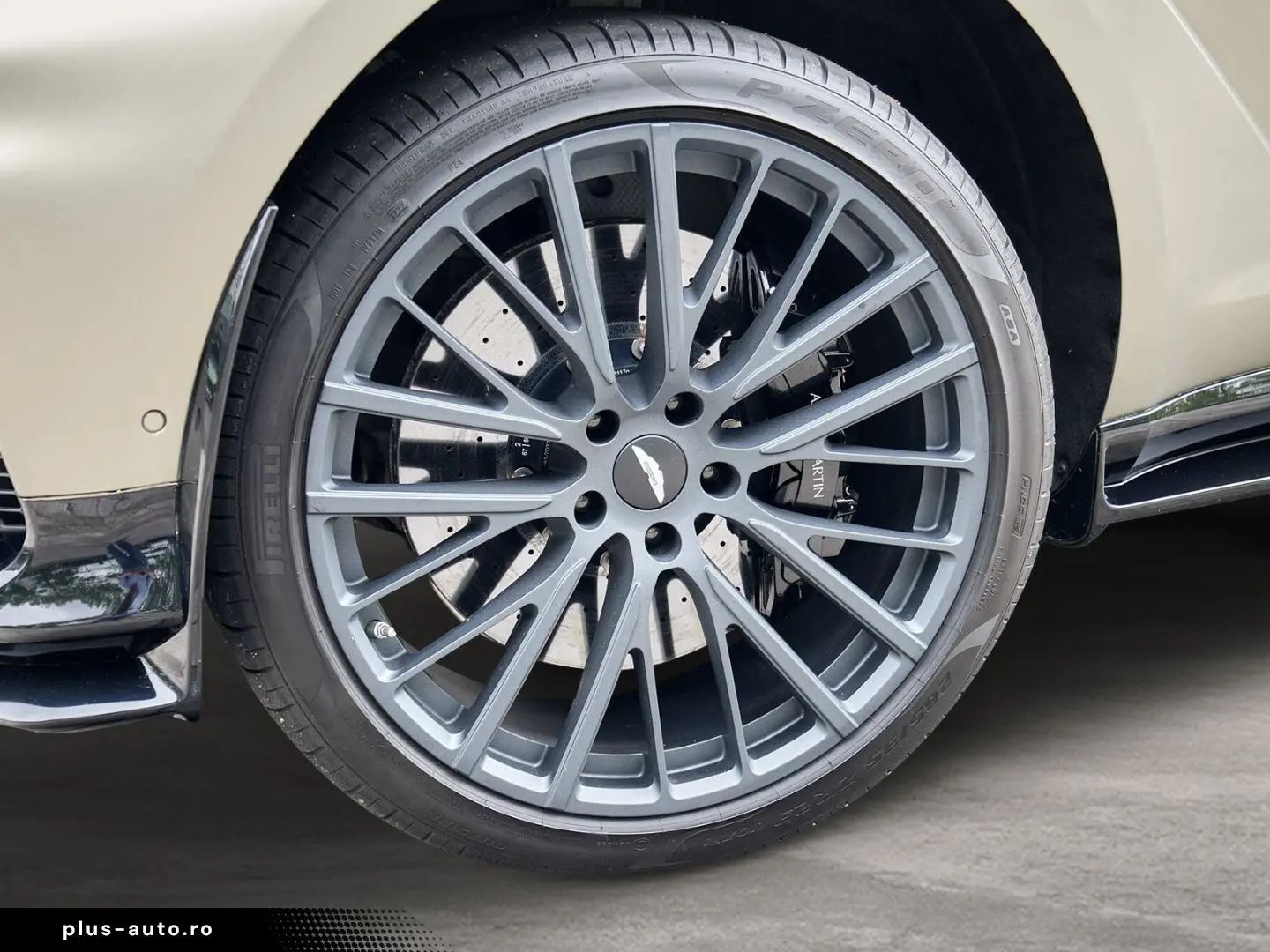 ASTON MARTIN DBX 707 Titanium Grey   Onyx Black PPF Matt
