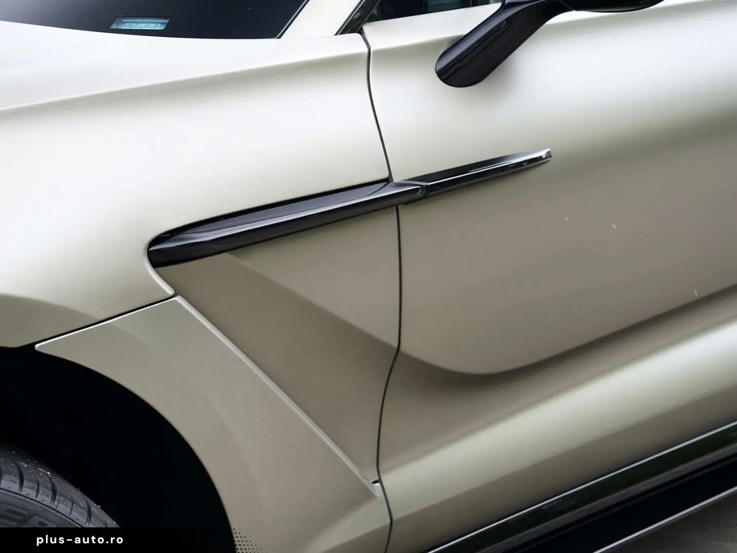 ASTON MARTIN DBX 707 Titanium Grey   Onyx Black PPF Matt
