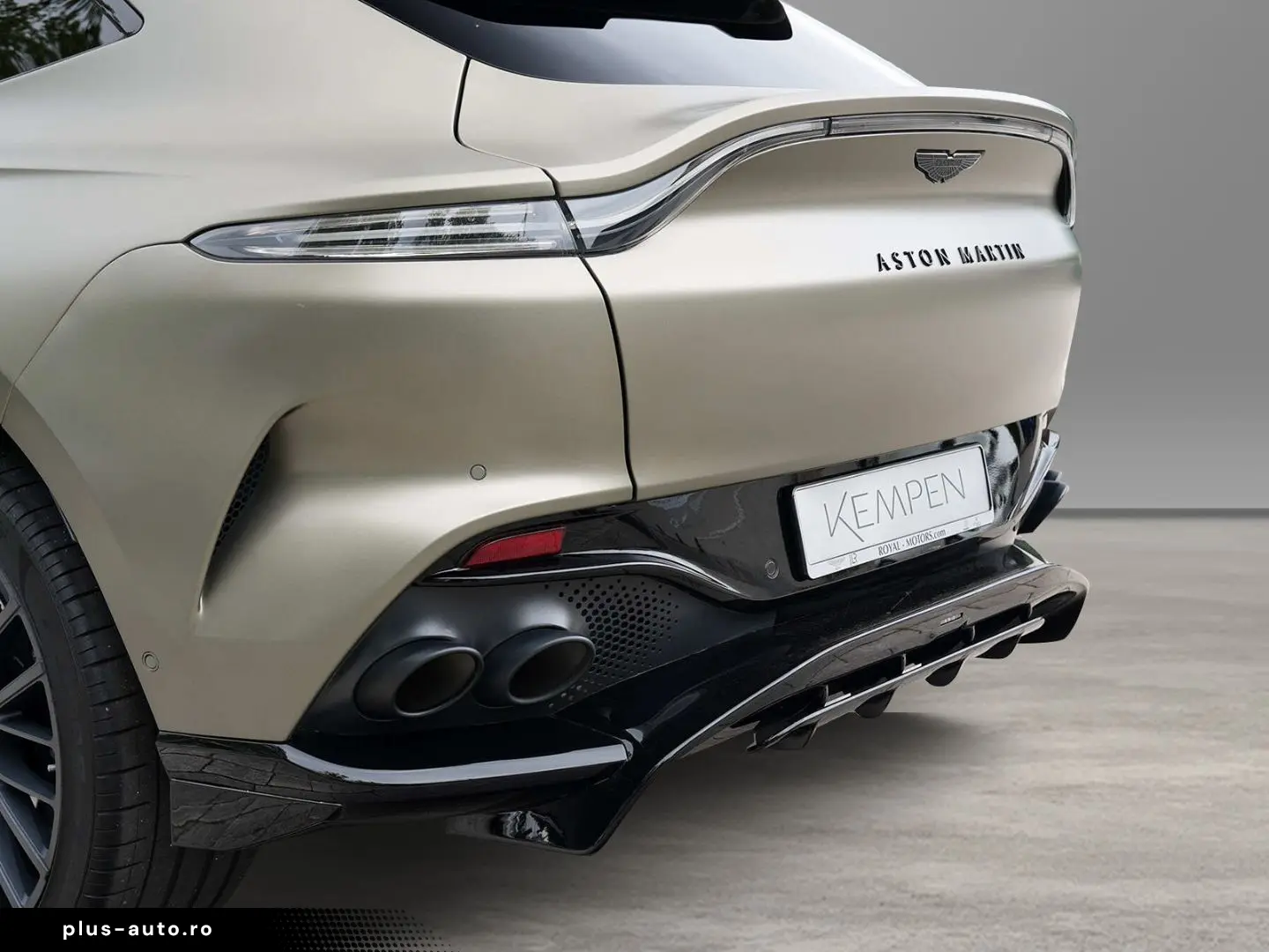 ASTON MARTIN DBX 707 Titanium Grey   Onyx Black PPF Matt
