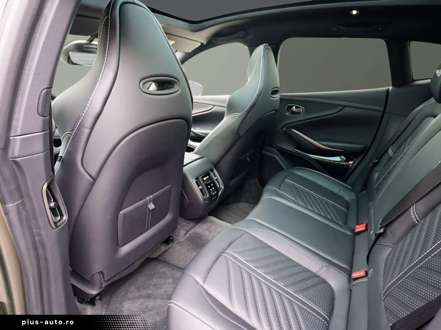ASTON MARTIN DBX 707 Titanium Grey   Onyx Black PPF Matt