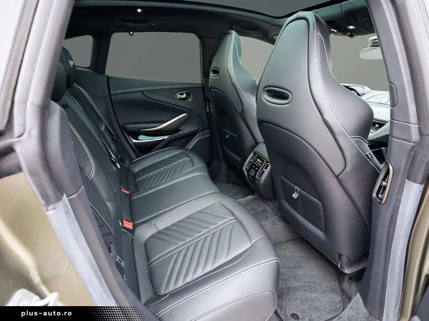ASTON MARTIN DBX 707 Titanium Grey   Onyx Black PPF Matt