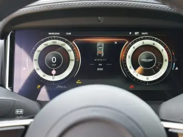 ASTON MARTIN DB12 Coupe